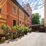 Cozy One-Bedroom Apartment With 2 Balconies In Sempione District
