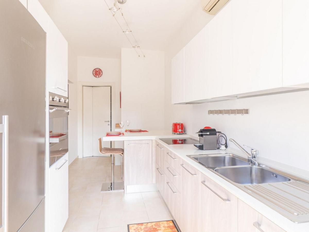 Apartment Cozy One-bedroom With 2 Balconies In Sempione District Mailand